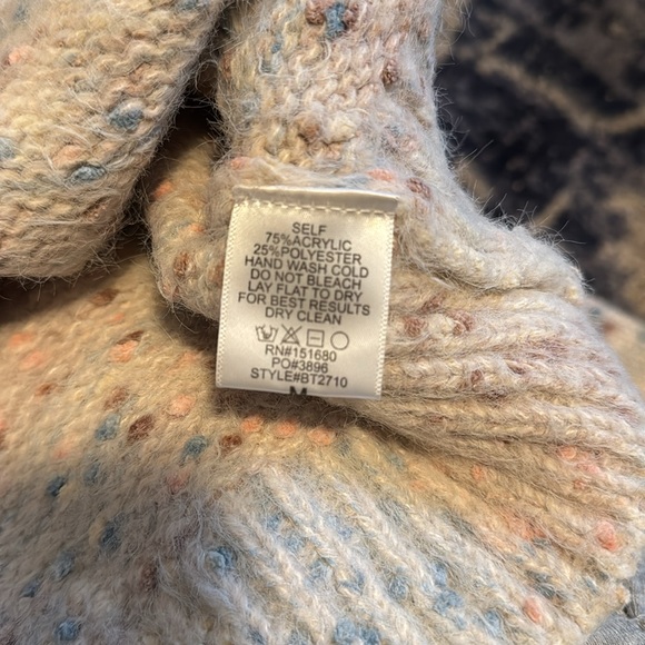 Beyond the Sea Cropped Popcorn Sweater With Volume Sleeves - Picture 4 of 6